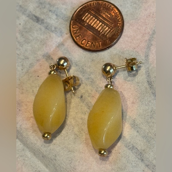 Yellow agate twist bead dangle earrings w/ 14K gold beads & ball posts - Picture 5 of 5